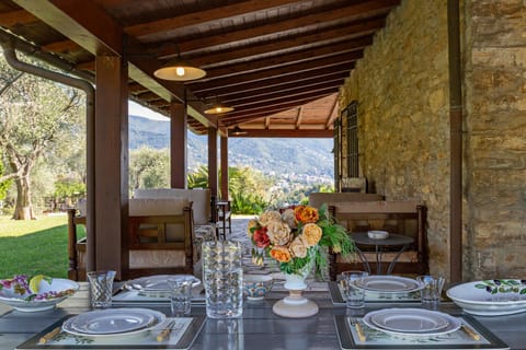 Garden, Dining area