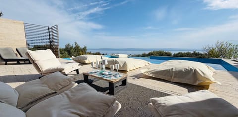Balcony/Terrace, Pool view, Sea view, Swimming pool