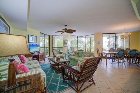 Pine Cove #201 House in Sanibel Island