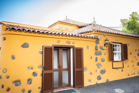 Pradera de Melo Heated Pool on request-Wifi-BBQ Villa in Orotava Valley