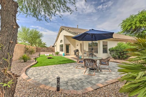 Centrally Located Gilbert Home Patio and Grill! House in Gilbert