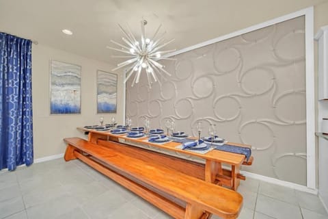 °o° SLEEPS 30 °o° 10 BEDROOM HOME! POOL, THEATER, Villa in Four Corners