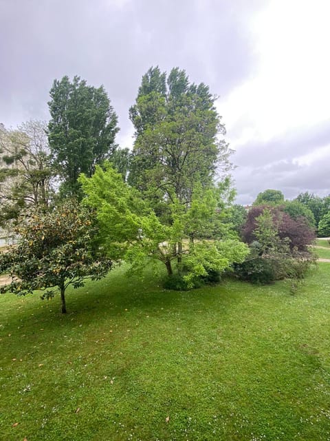 Superbe appartement au calme avec parking gratuit. Apartment in Mérignac