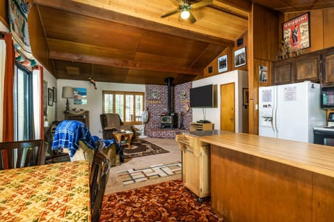 Pet Friendly The Hideout Yosemite Home House in Groveland