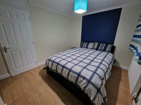 Rooms Shared Kitchen FREE Parking Vacation rental in Slough