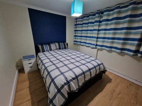 Rooms Shared Kitchen FREE Parking Vacation rental in Slough