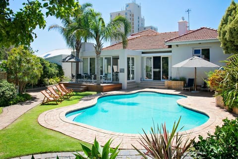 First Avenue Guesthouse Bed and Breakfast in Port Elizabeth