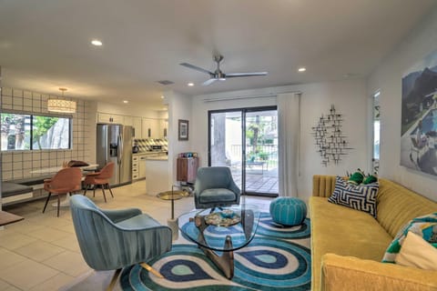 Chic Palm Springs Gem with Patio and Pool Access! Appartement in Cathedral City