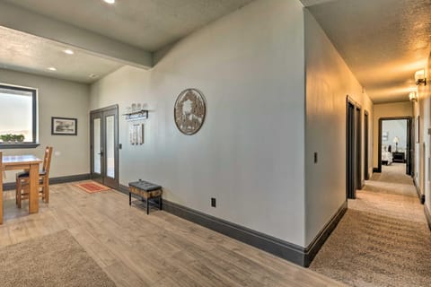 Spacious Tooele Unit with Sprawling Mtn Views! Haus in Tooele