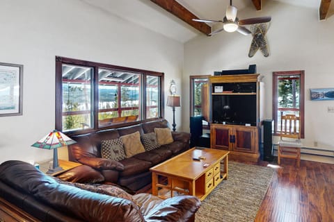 Shadow Mountain Serenity House in Rocky Mountain National Park