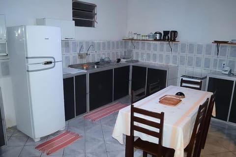 Kitchen or kitchenette, Dining area, dishwasher, oven, pet friendly, stove, toaster