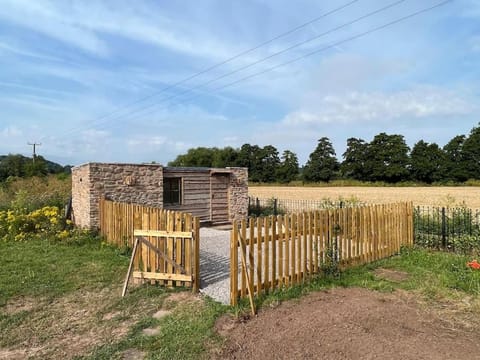 The Hut Apartment in Forest of Dean