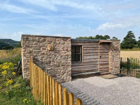 The Hut Apartment in Forest of Dean