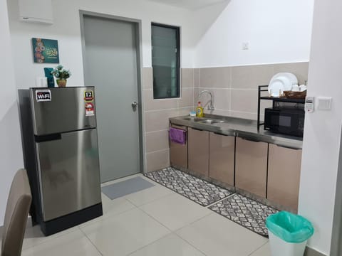 Kitchen or kitchenette, Communal kitchen