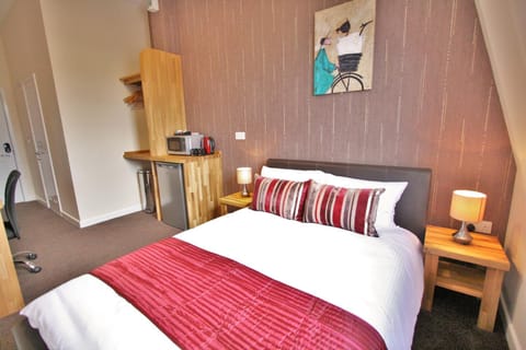Central Hotel Gloucester by RoomsBooked Hotel in Gloucester