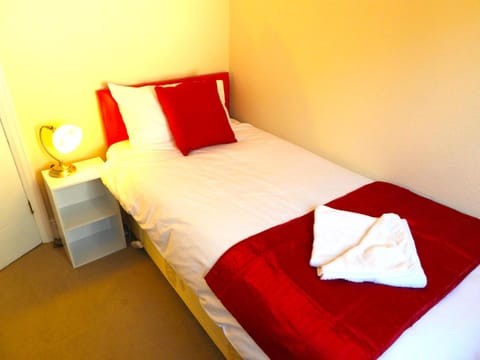 Pink Beach Guest House Bed and Breakfast in Shanklin