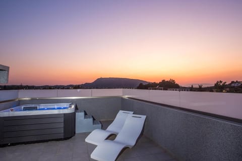 Hot Tub, View (from property/room), Sunrise, Sunset, sunbed