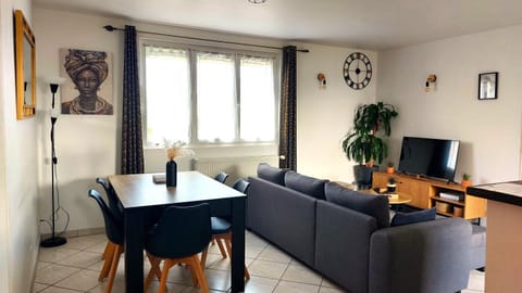 LE CHIC ETHNIC DREUX 52m2 - 50 MIN DE PARIS - PARKING GRATUIT Appartement in Dreux