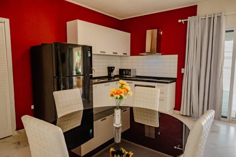 Best quality 2-bedroom apartment 2 km from Eagle beach Copropriété in Noord