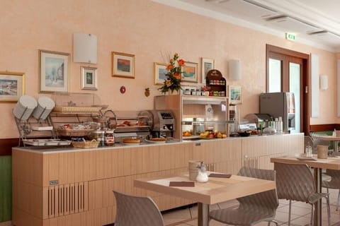 Lounge or bar, Continental breakfast, Buffet breakfast, Italian breakfast