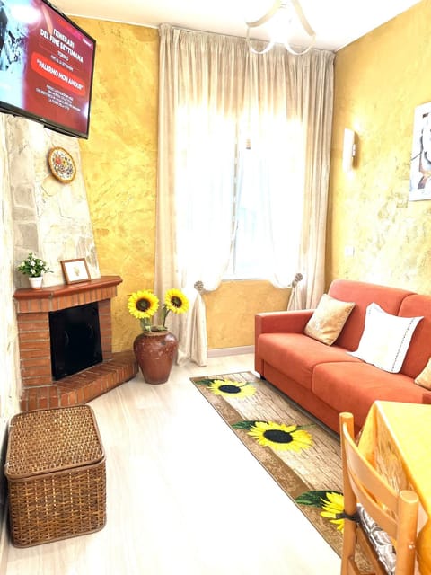 Communal lounge/ TV room, TV and multimedia, Living room, Evening entertainment