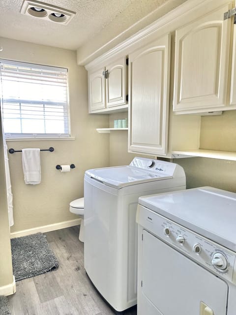 Near Downtown- Kitchen-washerdryer-parking Bed and Breakfast in Medford