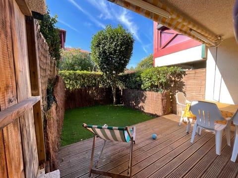 Patio, Dining area