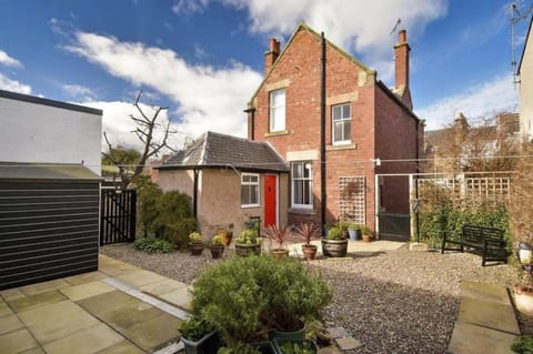 Heywood Cottage House in Saint Andrews