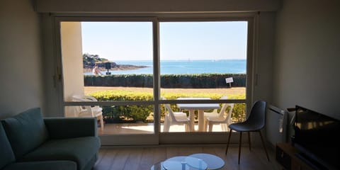 Living room, Sea view