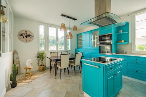 Dining area, Communal kitchen