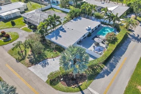Modern 5BR with Heated Pool 5 min to Beach House in Pompano Beach