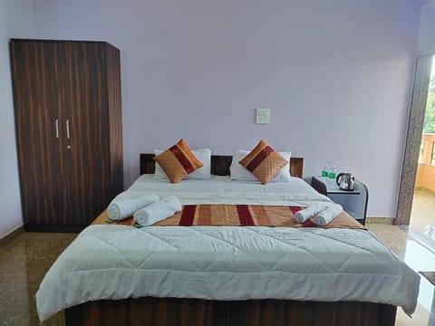 The Narrow Way Edward Guest House Bed and Breakfast in Candolim