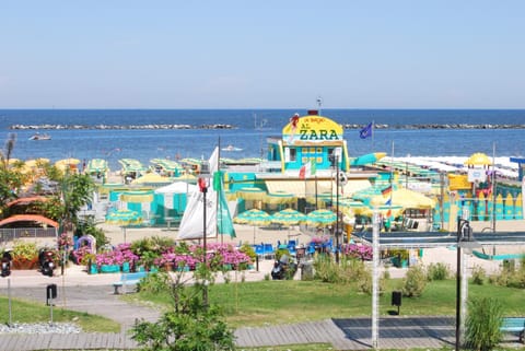 Beach, Kids's club