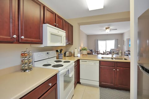 Waterside Village Condo 203 by Pristine Properties Vacation Rentals Apartment in Mexico Beach