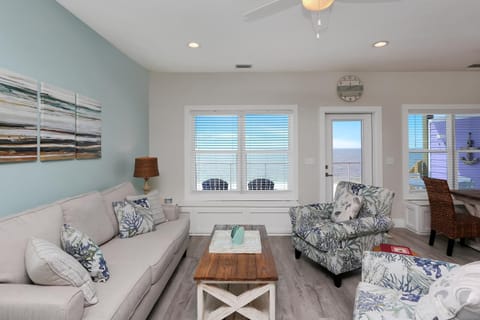 Beach Fantasies A by Pristine Properties Vacation Rentals Apartment in Mexico Beach