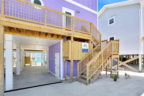 Beach Fantasies B by Pristine Properties Vacation Rentals Apartment in Mexico Beach