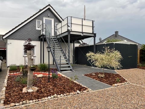 Property building, Facade/entrance, Garden