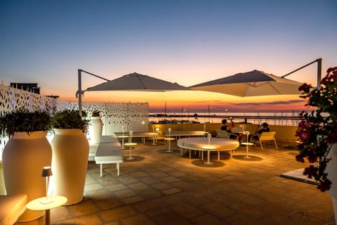 Balcony/Terrace, Guests, Sea view, Sunset