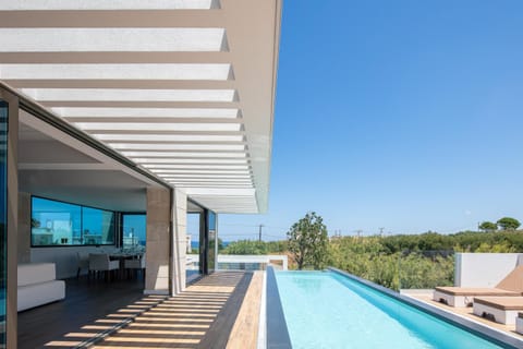 Dining area, Swimming pool