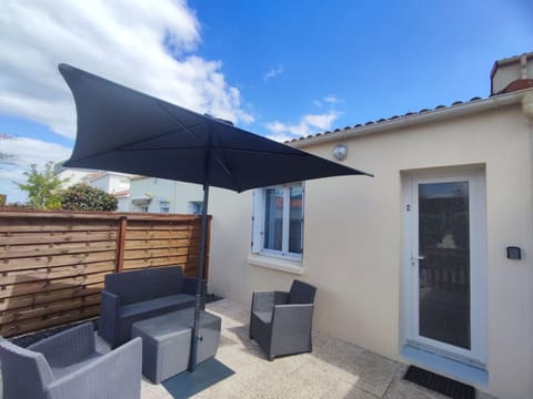 Patio, Dining area