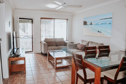 Dunbar Court Unit 7 - Bring your own linen Apartment in South West Rocks