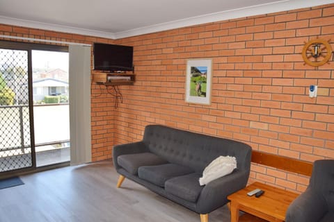 Cameo Court Unit 7 - Bring your own linen Apartment in South West Rocks