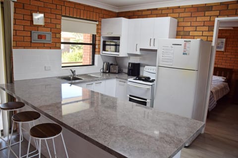 Cameo Court Unit 7 - Bring your own linen Apartment in South West Rocks