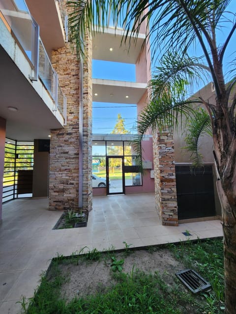 Real .Departamento Condo in Luján