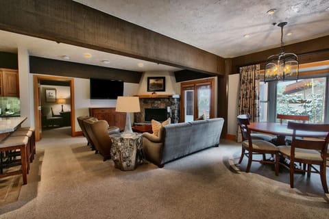 Luxury Three Bedroom Suite with Two Hot Tubs apartment hotel Apartahotel in Deer Valley