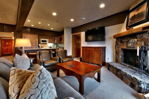 Luxury Three Bedroom Suite with Two Hot Tubs apartment hotel Appart-hôtel in Deer Valley