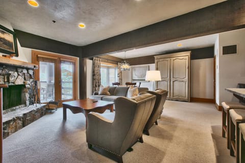 Luxury Three Bedroom Suite with Two Hot Tubs apartment hotel Apartahotel in Deer Valley
