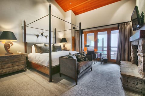 Premium Luxury Three Bedroom Suite with Two Hot Tubs apartment hotel Apartahotel in Deer Valley