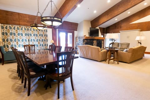 Luxury Four Bedroom Multi-Level Townhouse townhouse Maison in Deer Valley