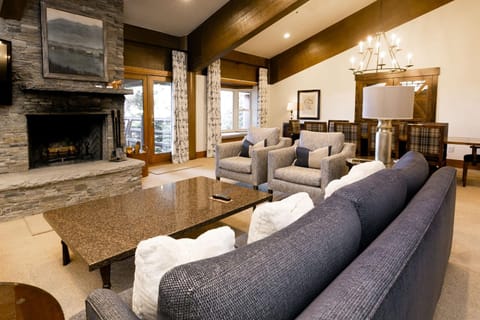 Luxury Four Bedroom Multi-Level Townhouse with Hot Tub townhouse House in Deer Valley